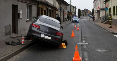 19-latek usłyszał zarzuty po kolizji Mercedesem